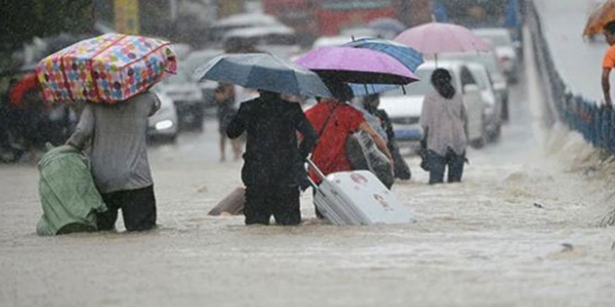 Çin'de şiddetli yağışlar can aldı! 14 kişi hayatını kaybetti