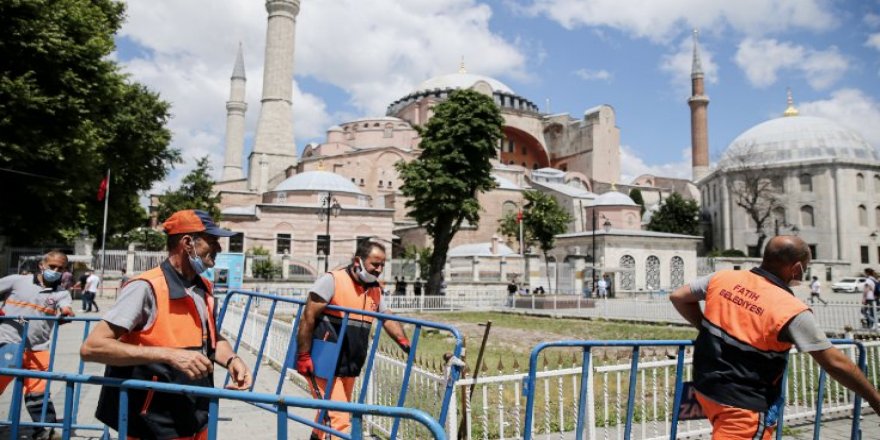 Arap gazeteciler, Ayasofya'nın ibadete açılmasını 'tarihi' adım olarak değerlendirdi