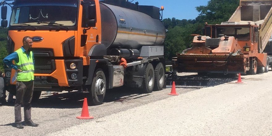 Yine iş kazası! Asfalt tankerinin altında kalan işçi ağır yaralandı