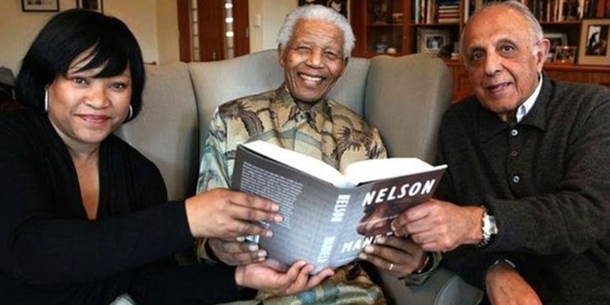 Nelson Mandela'nın kızı Zindzi Mandela hayatını kaybetti