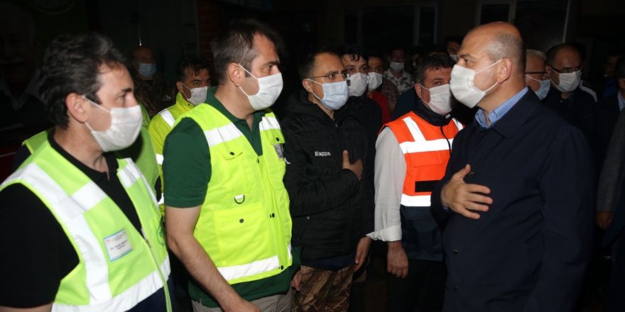 İçişleri Bakanı Soylu Rize'de sel bölgesinde incelemelerde bulundu