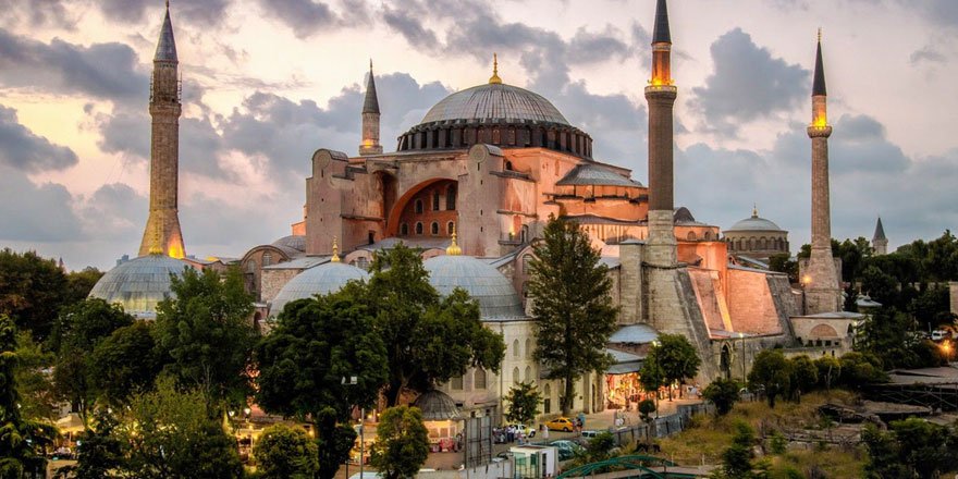 Diyanet'ten flaş Ayasofya açıklaması: Resimler namazların sıhhatine engel değil