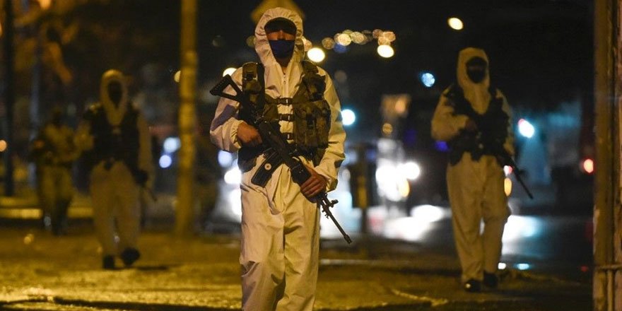 Karteller sokağa indi! Kovid-19 kurallarına uymayanlar öldürülüyor