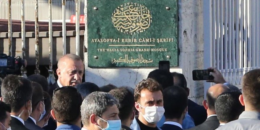 Ve 'Ayasofya-i Kebir Cami-i Şerifi' tabelası açıldı