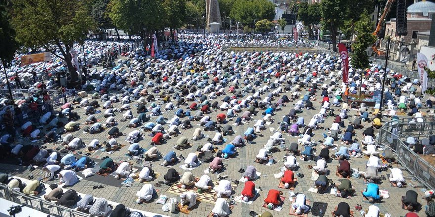 Cumhurbaşkanı Erdoğan Ayasofya'da Cuma namazına kaç kişinin katıldığını açıkladı!