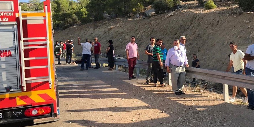 Mersin'de askerleri taşıyan otobüs devrildi! 4 asker şehit, 10 yaralı