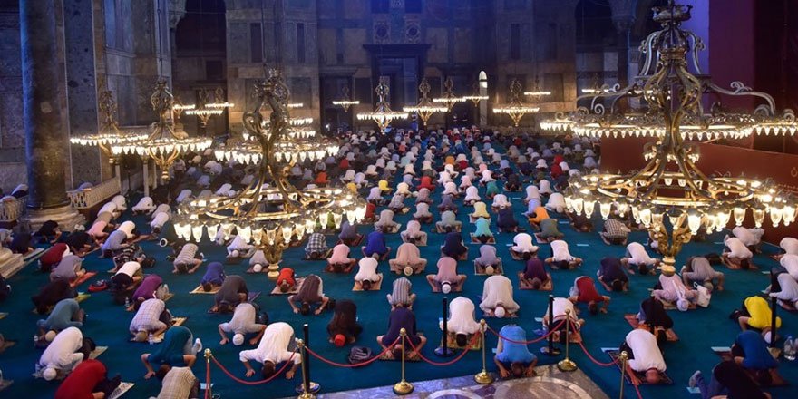 Ayasofya-i Kebir Cami-i Şerifi'nde 86 yıl sonra ilk bayram namazı