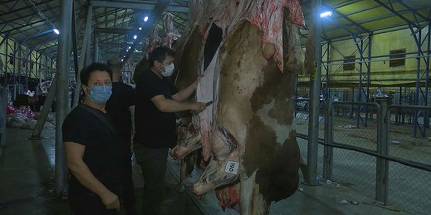 CHP'li İBB'nin kurban kesim alanında skandal! Görevliler kaçtı etler çürüdü