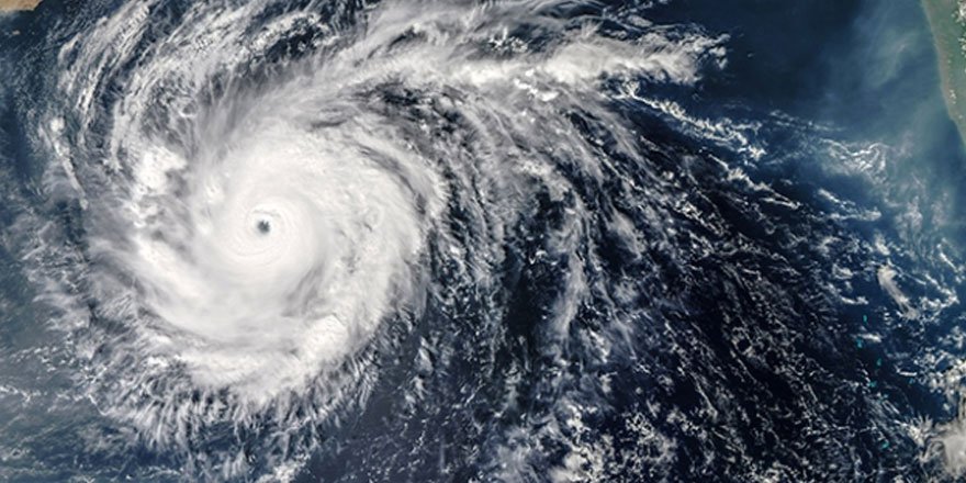 Isaias Kasırgası Kuzey Carolina'ya ulaştı: Acil durum ilan edildi