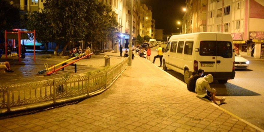 Iğdır 4,4 byüklüğünde depremle sarsıldı! Vatandaşlar kendilerini dışarıya attı