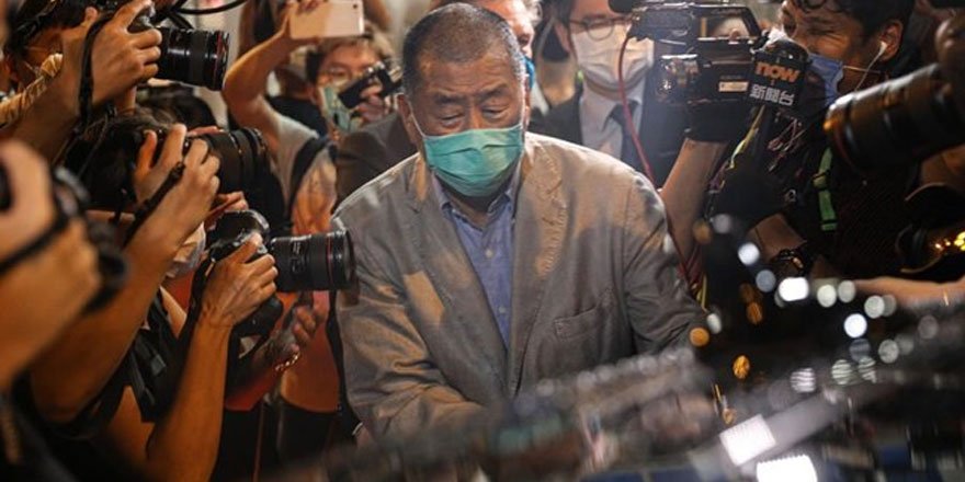 Hong Kong'da gözaltına alınan medya patronu serbest