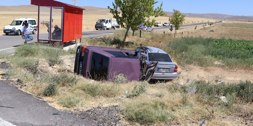 Niğde'de iki otomobil çarpıştı! Trafik kazasında 7 kişi yaralandı