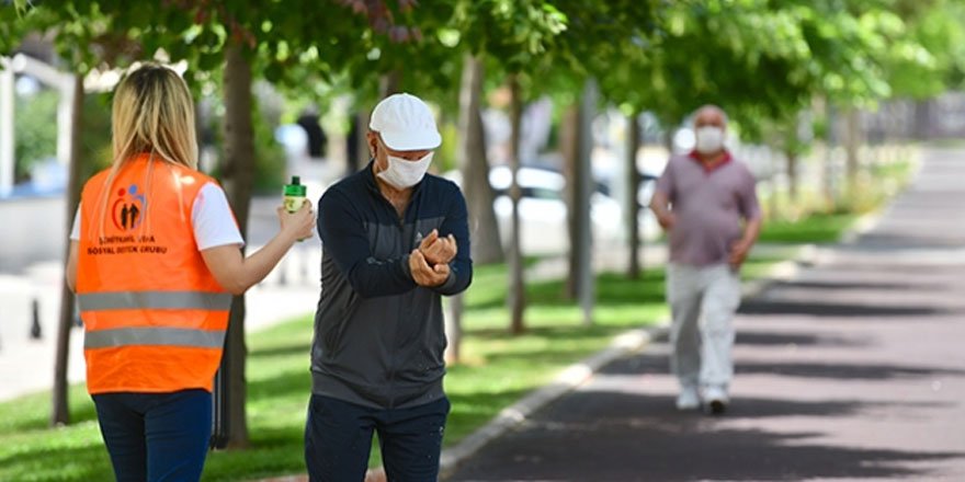 Gaziantep'te 65 yaş üstüne yeni kararlar: Düğün, pazar ve toplu taşımaya kısıtlama