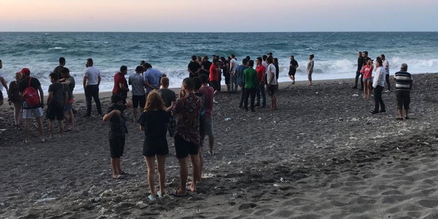 Zonguldak'ta koyda mahsur kalan 8 kişi kurtarıldı!