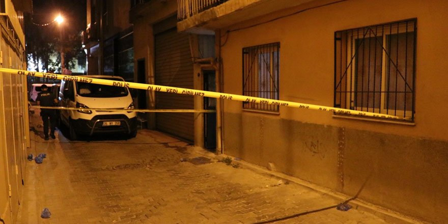 İzmir’de bir kadın vücudundaki cam kesikleriyle evde ölü bulundu!