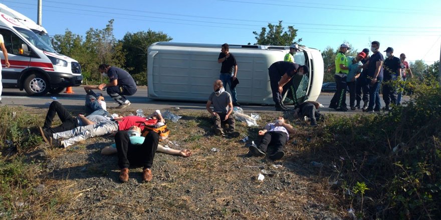Samsun'da servis minibüsü devrildi: 16 yaralı