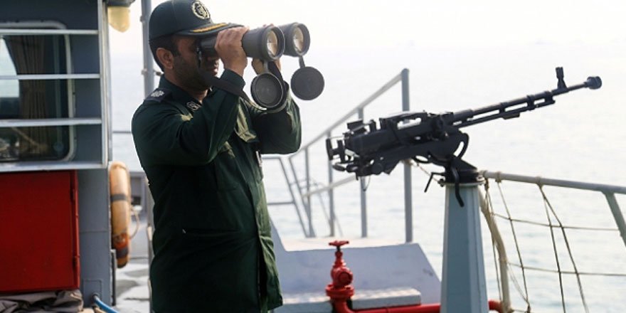 İran BAE'ye ait gemiyi alıkoydu