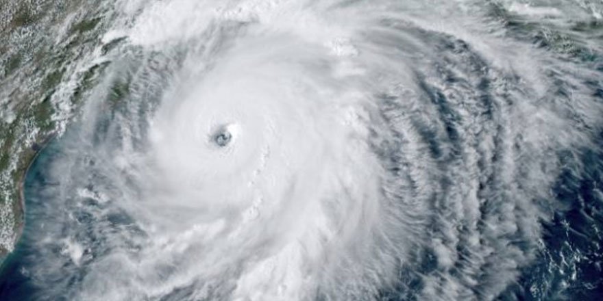 ABD'de kırmızı alarm: Laura kasırgası 4'üncü kategoriye çıktı