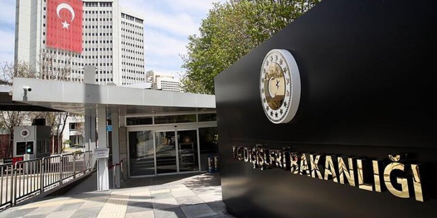 Dışişleri'nden Charlie Hebdo'ya tepki: Şiddetle kınıyoruz