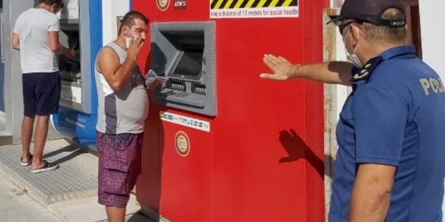 Emniyet Müdüründen maskesiz vatandaşa esprili uyarı! 1000 TL fazla çek!