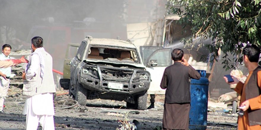 Afganistan Cumhurbaşkanı Yardımcısı'nın konvoyuna saldırı: 2 ölü