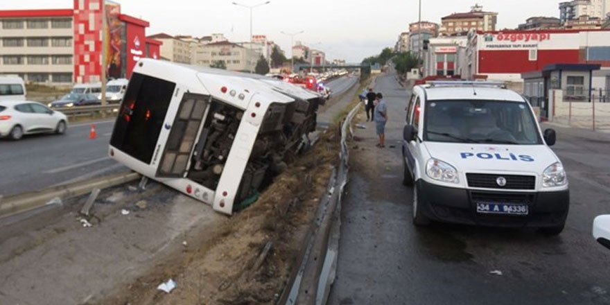 İstanbul'da yolcu otobüsü devrildi: 1'i ağır 9 yaralı