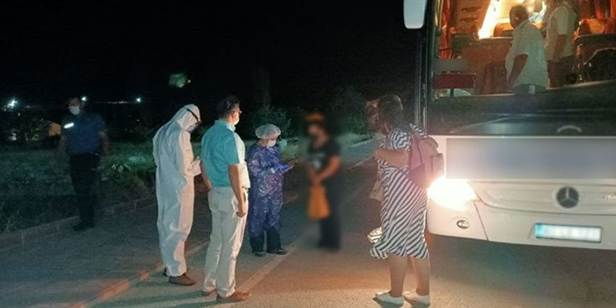 Koronavirüs testi pozitif çıkan kadın yolcu otobüsünde yakalandı!