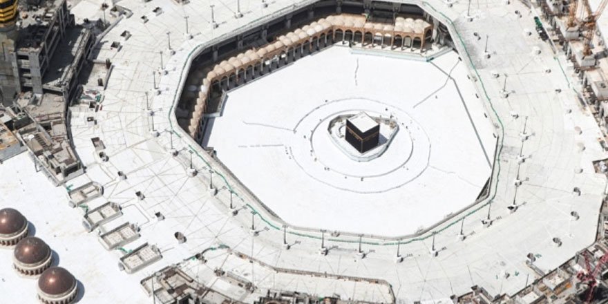 Suudi Arabistan'da umre ziyaretleri kademeli olarak başlatılıyor