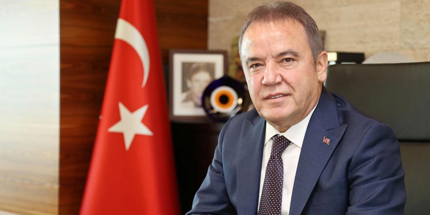 Yoğun bakımda olan Muhittin Böcek'in nefes borusuna delik açıldı