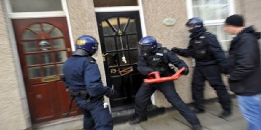 Fransız polisi, Müslüman sivil toplum kuruluşuna baskın düzenledi