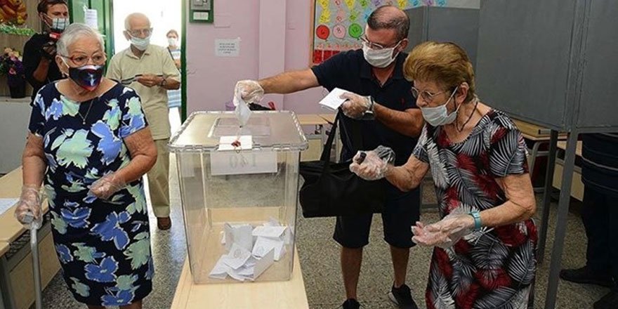KKTC'de cumhurbaşkanlığı seçiminin ikinci turunda halk sandık başında!