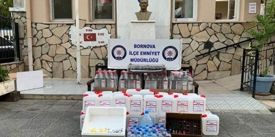 İzmir'de kokoreççiye sahte içki baskını