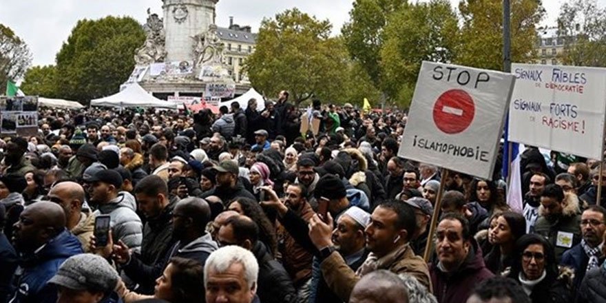İslam dünyasında Macron'a tepkiler çığ gibi büyüyor