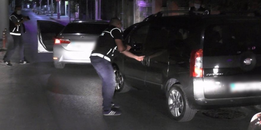 Polisin takibe aldığı araçtan 55 kilogram uyuşturucu çıktı