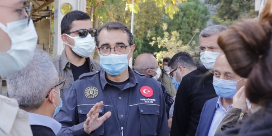 Bakan Dönmez: İzmir'de hasarlı binalar dışında doğal gaz sağlanamayan binamız kalmadı