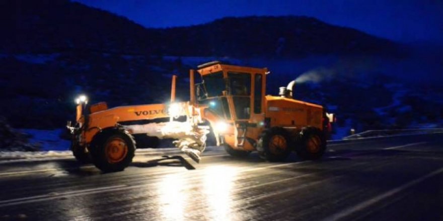 Antalya'ya mevsimin ilk karı yağdı