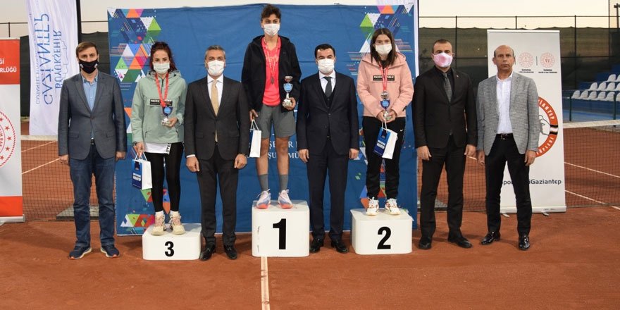 24 Kasım Öğretmenler Günü tenis turnuvası sona erdi!