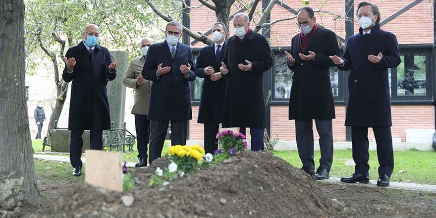 Cumhurbaşkanı Erdoğan, Ahmet Kekeç'in mezarını ziyaret etti