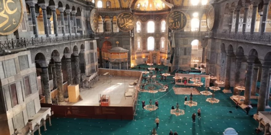 Ayasofya-i Kebir Camii'nde iskeleler söküldü