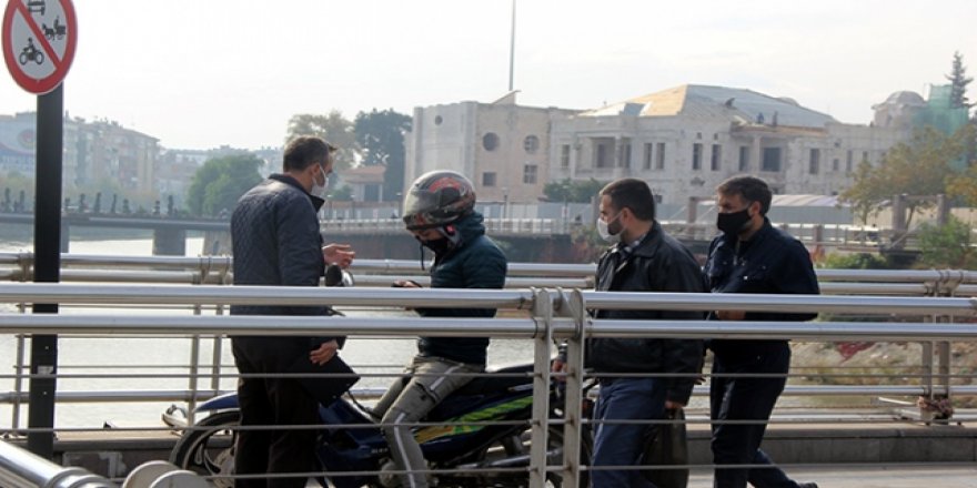Hatay'da yaya yollarında araç kullanan 21 sürücüye ceza