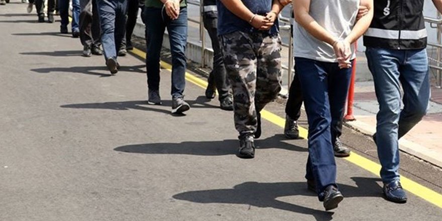 İzmir merkezli 39 ilde FETÖ'nün TSK yapılanmasına operasyon!