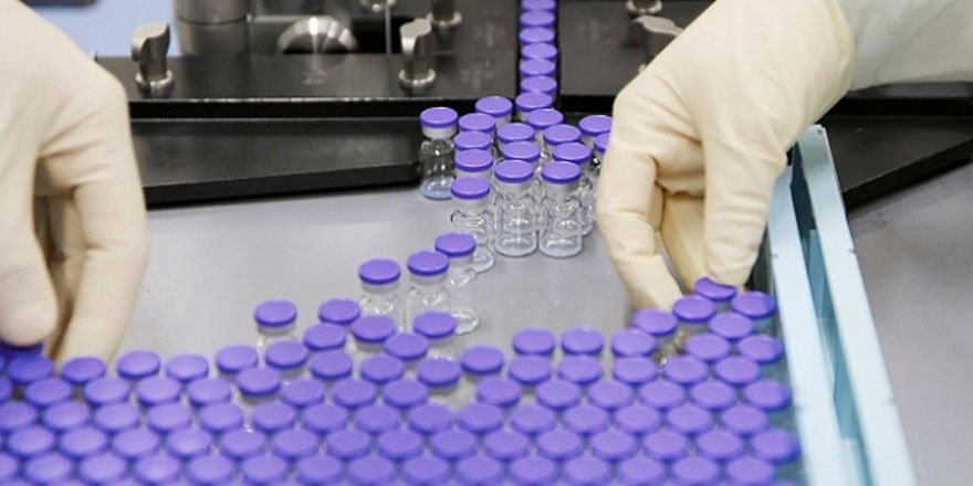 BioNTech-Pfizer aşısının İngiltere'de kullanımına onay