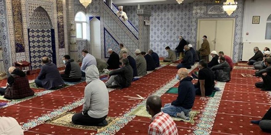 Diyanet'ten cuma namazı açıklaması