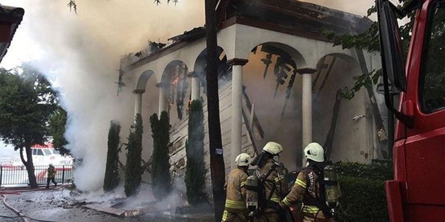Vaniköy Camii yangınında kusurlu bulundu