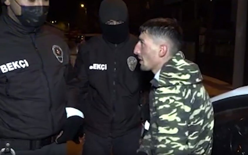 Alçaklar Aksaray'da mendil satan genci gasp etti! Sözleri herkesin yüreğini yaktı