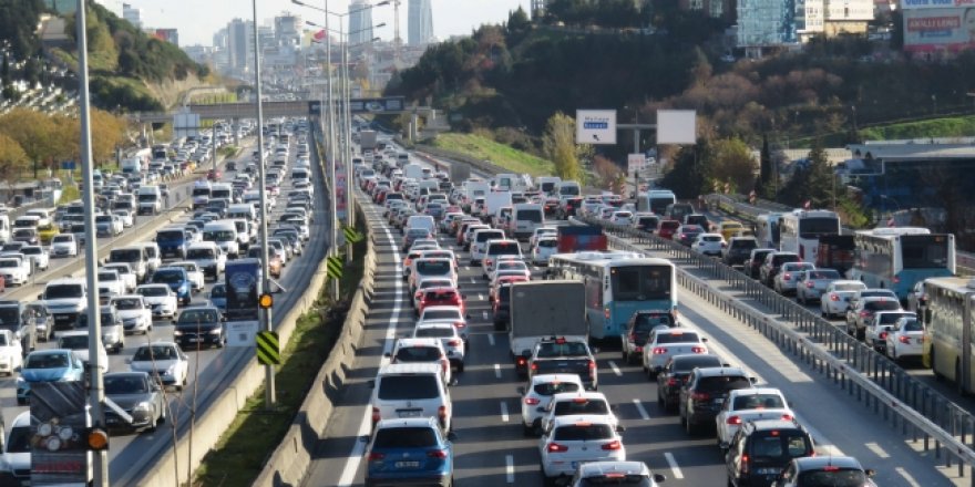 İstanbul'da kısıtlama öncesi trafik yoğunluğu