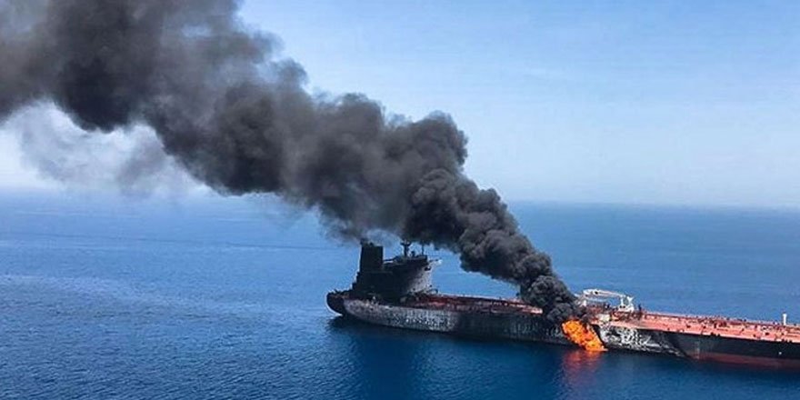Suudi Arabistan'da petrol tankerinde patlama: Saldırı düzenlendi