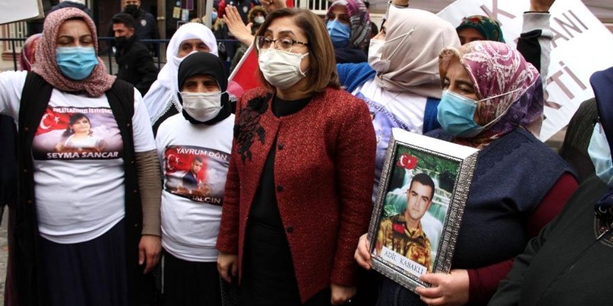 Gaziantep Büyükşehir Belediye Başkanı Şahin, Diyarbakır annelerini ziyaret etti!