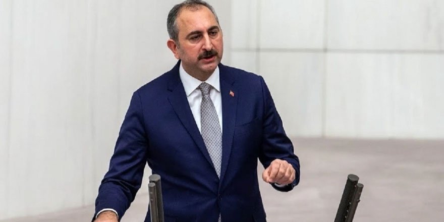 Bakan Gül: Kılık kıyafet faşizmi tarihin köhnemiş fikirler mezarlığına gömülmüştür!