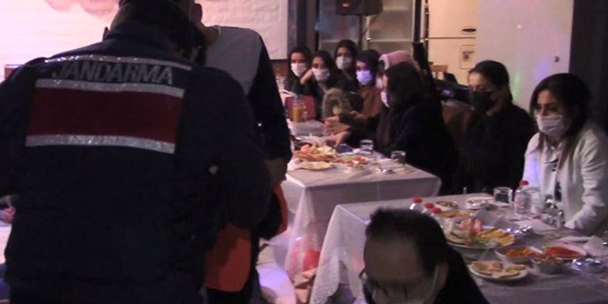 Yılbaşı partisine baskın: Lüks villayı kulübe çevirmişler